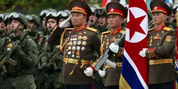 Північнокорейський військовий оператор безпілотника на позиції