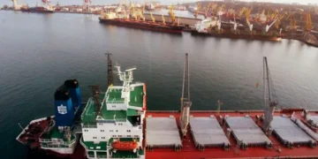 Порожній причал українського морського порту