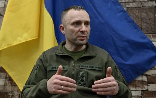 Портрет головнокомандувача під час брифінгу