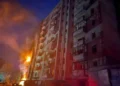 Пошкоджена багатоповерхівка після обстрілу Краматорська