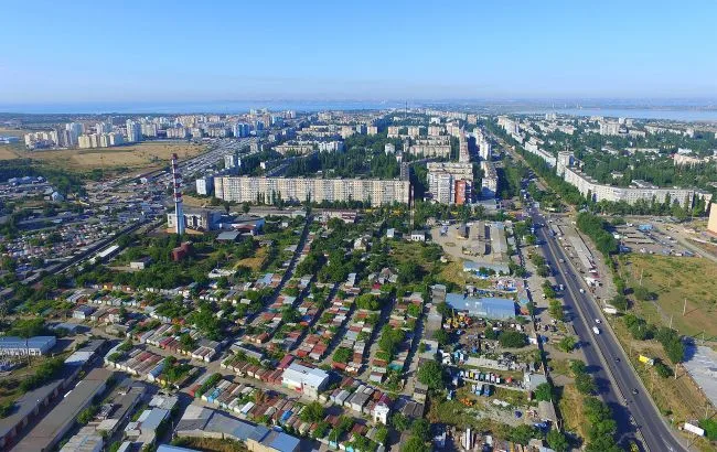 Пошкоджена електропідстанція після ракетного удару
