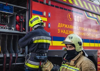 Пошкоджена складська будівля після удару дрона