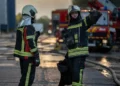 Пошкоджений складський комплекс після нічної атаки