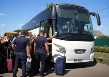 Пошкоджений тепловоз пасажирського потяга на Одещині