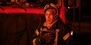 Пожежа на складі після нічного обстрілу Києва