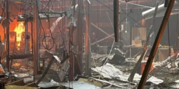 Пожежа після атаки на торговельний центр