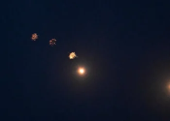 Пожежа у житловому районі після нічного обстрілу