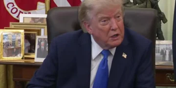 Президент США виступає перед журналістами у Білому домі