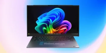 Прототип ноутбука з висувною OLED-панеллю