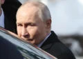 Путін під час публічного виступу перед аудиторією