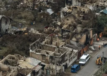 Руйнування житлових будинків після вибуху на складі