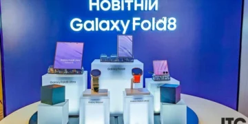 Складаний смартфон Samsung у розкладеному стані
