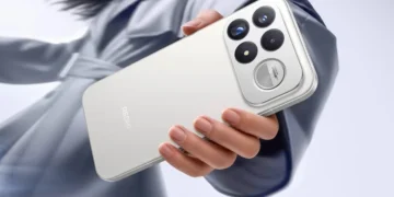 Смартфон Xiaomi з великим AMOLED-екраном