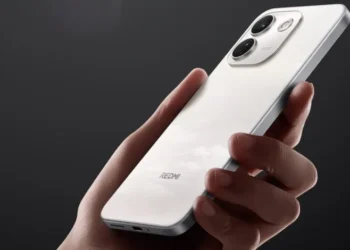 Смартфон Xiaomi з великим AMOLED-екраном