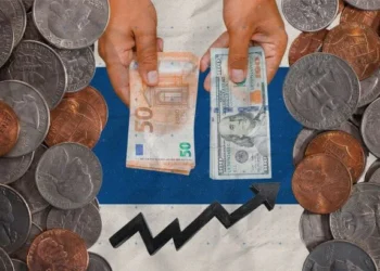 Табло обміну валют з курсами долара та євро