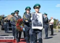 Урочиста процесія з домовиною полковника УНР у Києві