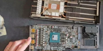 Відеокарта Gigabyte RTX 3070 у розібраному стані
