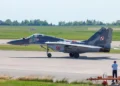 Винищувач польських ВПС здіймається в небо
