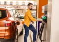 Заправка автомобіля на українській АЗС