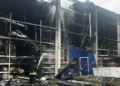 Зруйнована будівля гіпермаркету після ракетного удару