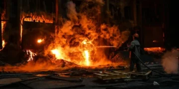 Зруйновані доменні потужності металургійного комбінату