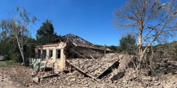 Зруйнований приватний будинок у селищі Билбасівка
