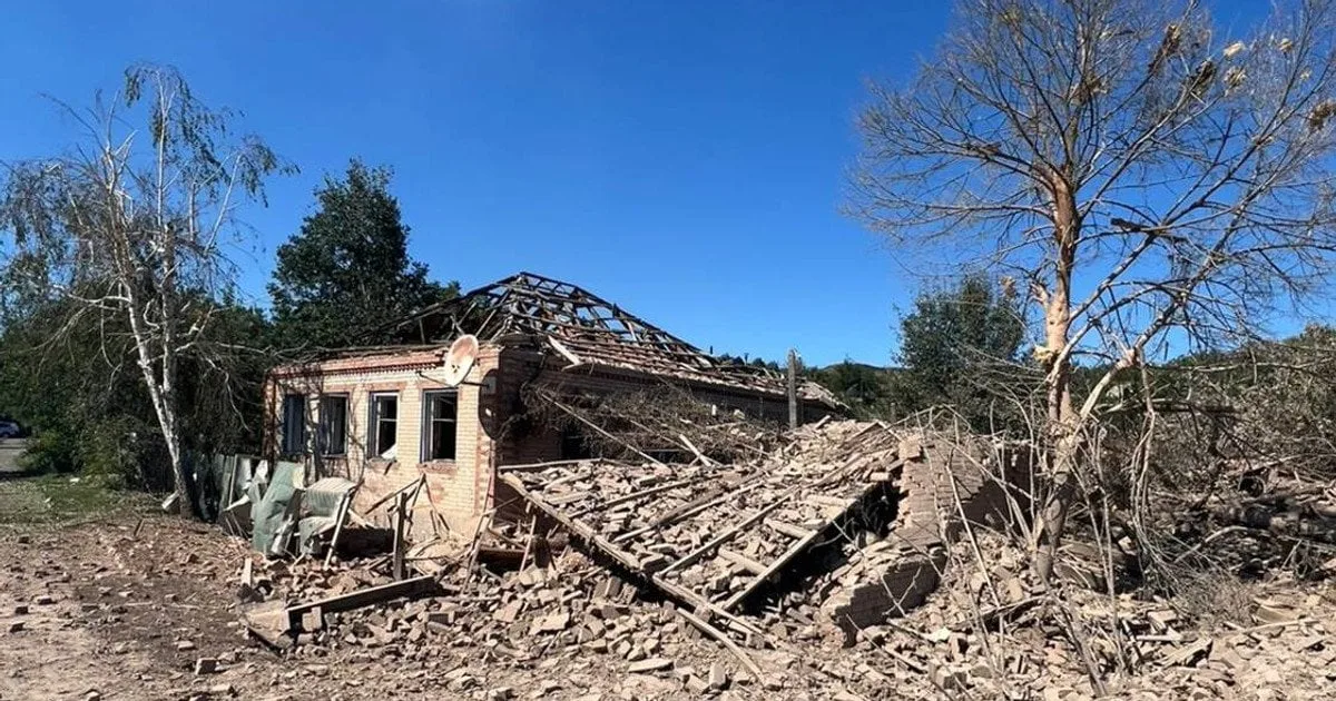 Зруйнований приватний будинок у селищі Билбасівка