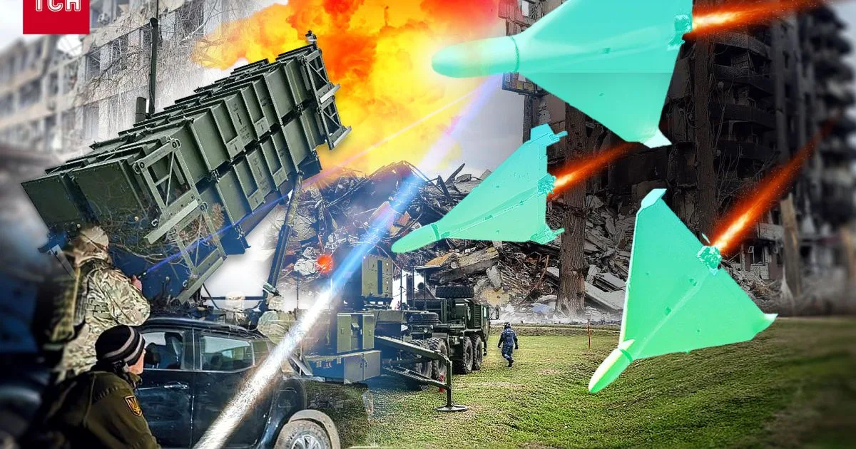 Безпілотник камікадзе летить у нічному небі