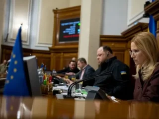 Оборонні трильйони, мінімалка 9546 грн і рекордний дефіцит у проєкті держбюджету-2027