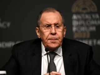 Чому Кремль погоджується на переговори, але не на зупинку бойових дій