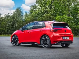 Volkswagen ID.3 GTI перетворює легендарний хот-хетч на електричний задньоприводний спорткар
