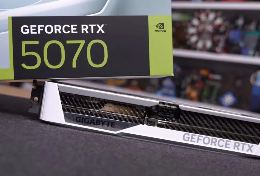 Графічний чип NVIDIA на текстолітній платі