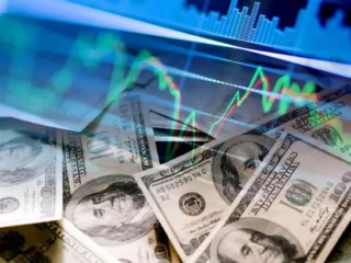 Курс долара у жовтні тримається під тиском торговельного дефіциту та інтервенцій НБУ