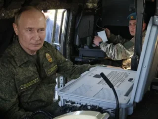 Військові витрати Росії зростають швидше за бюджет, який їх не витримує