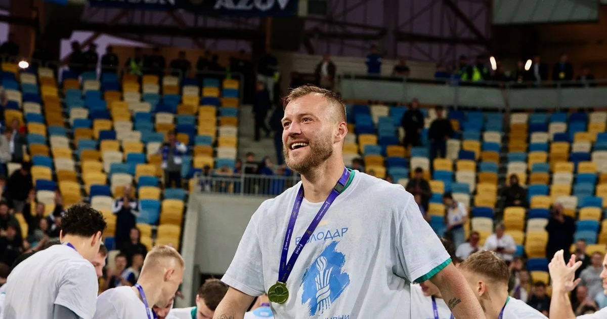 Капітан Динамо святкує забитий гол