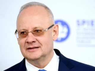Заява Кремля про безпеку неба над Росією розходиться з масовими збоями в аеропортах Москви