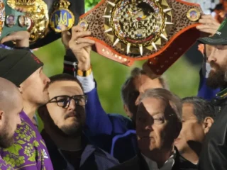 Ф’юрі кличе Усика на третій бій, поки перемовини з Джошуа буксують