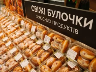 Чому в українських супермаркетах подорожчали яйця та хліб
