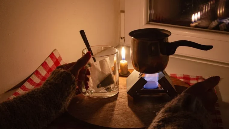 Атака на сусідню область залишила без світла майже 100 тисяч абонентів Чернігівщини