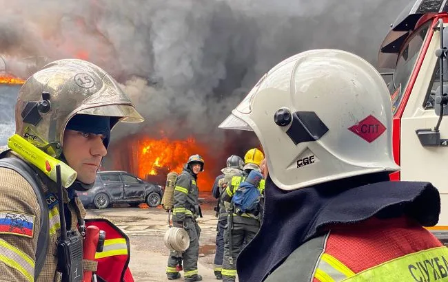 Пожежа на військовому летовищі вночі