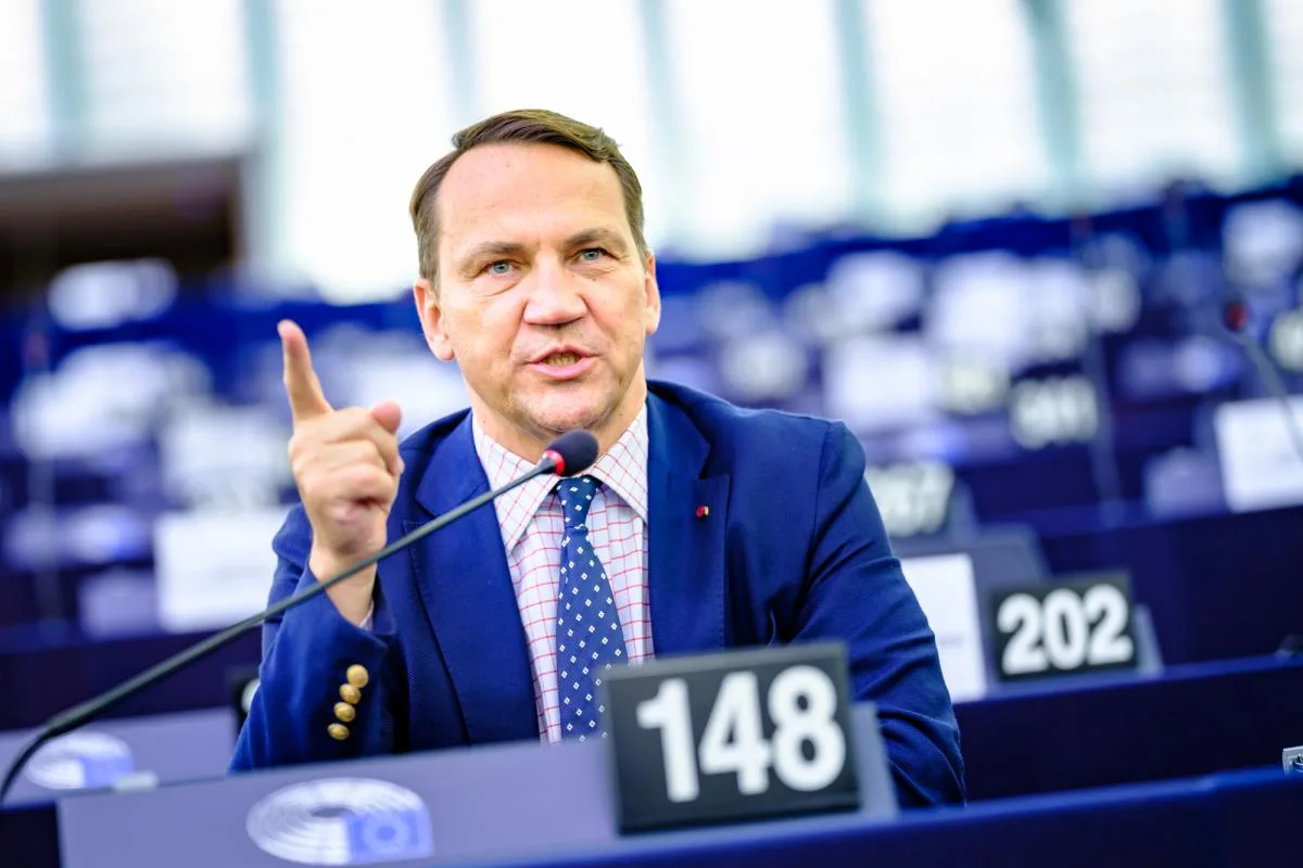 Прапори Польщі та України на переговорах