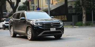Ряди вживаних автомобілів на європейському складі