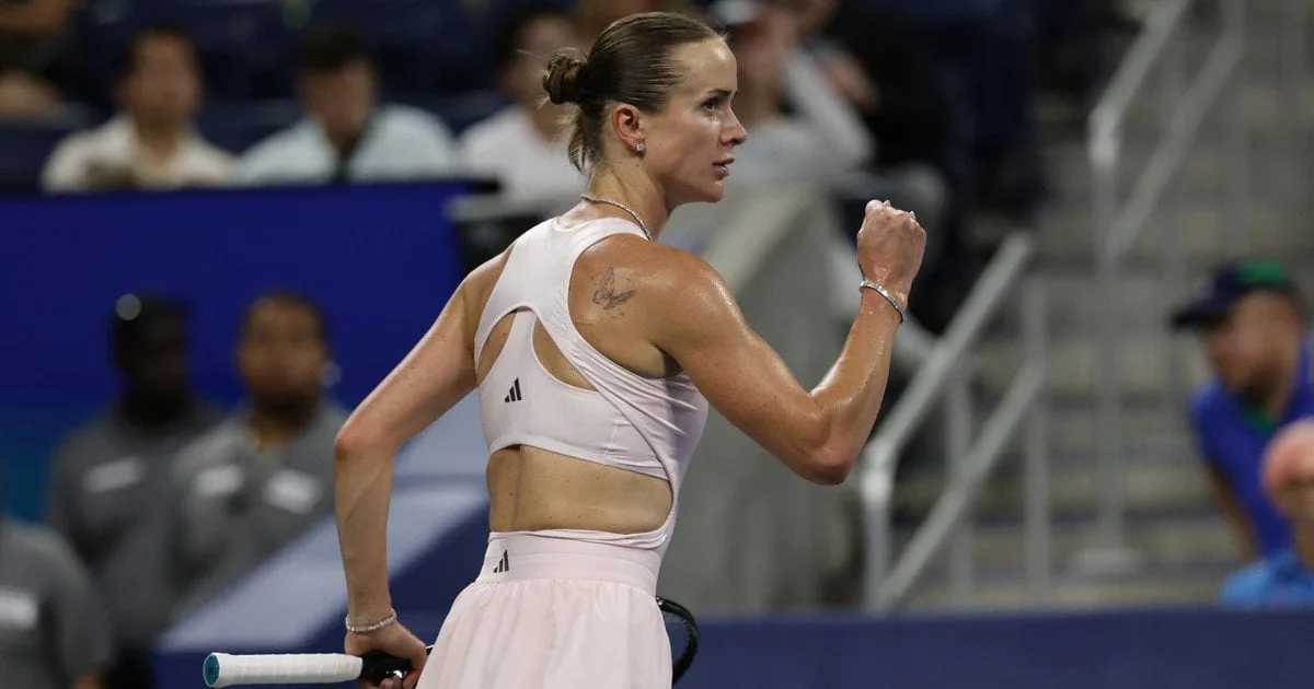 Тенісистка на кортах US Open готується до подачі