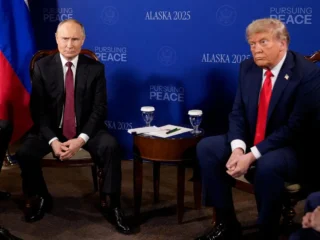 Трамп натякає на угоду щодо України, поки Вашингтон міняє переговорників