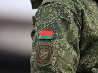 Як Кремль вербує білорусів на війну за мовчазної згоди Лукашенка