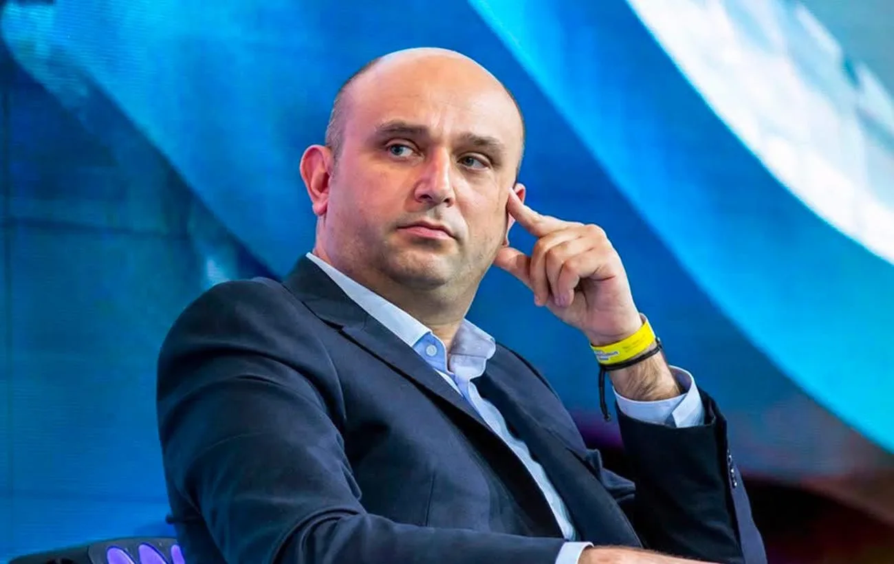 Зруйноване підприємство після ракетного удару