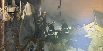 Зруйнований таунхаус після нічної атаки дронів