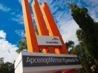 Зупинка АрселорМіттал Кривий Ріг оголює масштаб кризи української металургії