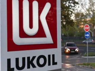 США продовжили дозвіл на операції із закордонними АЗС російського Лукойлу до 2027 року