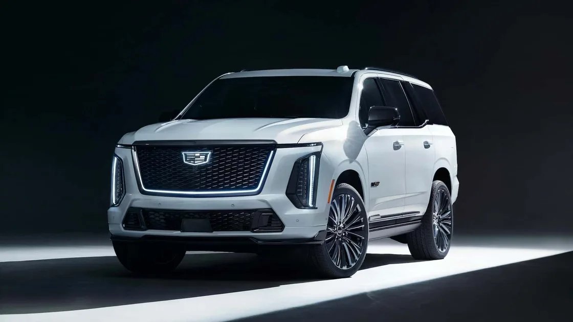 Чорний позашляховик Escalade-V з карбоновими деталями
